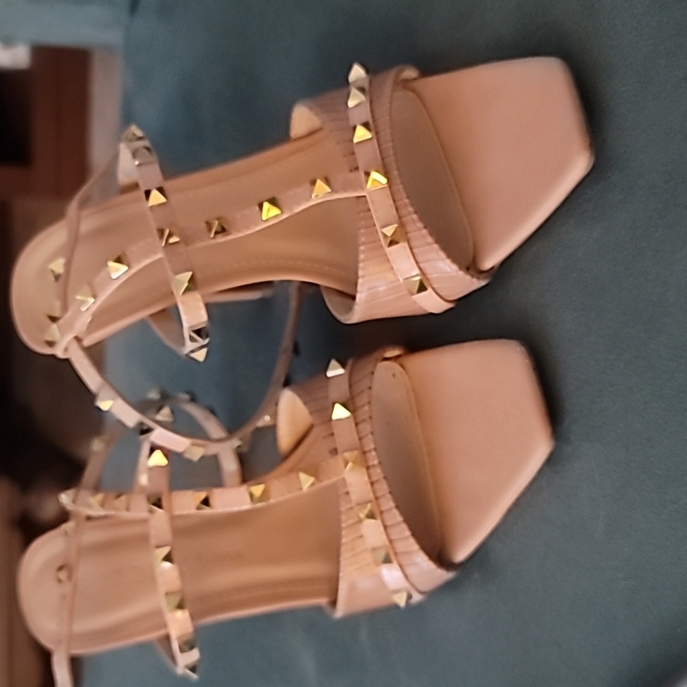 6.5 tan heels